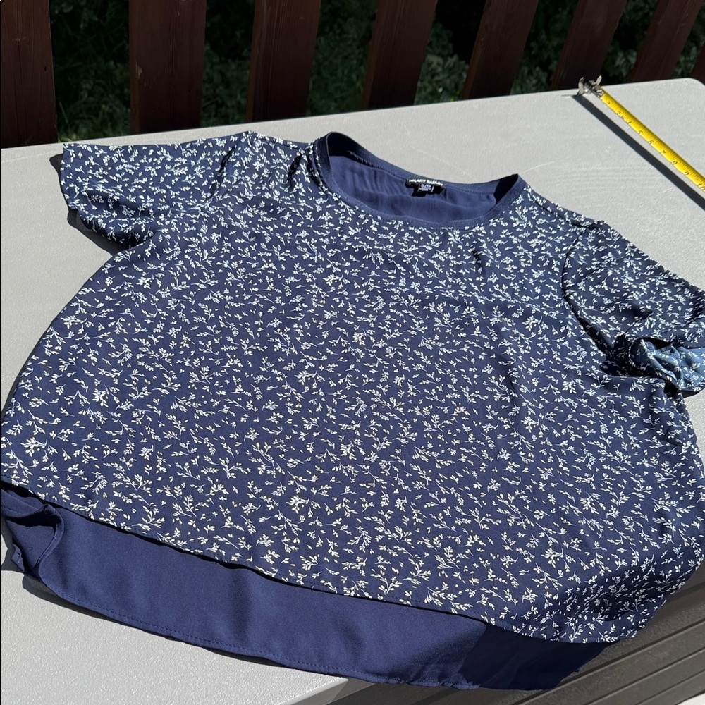 Hilary Radley size XL 100% polyester Navy Blue Floral Blouse NWOT